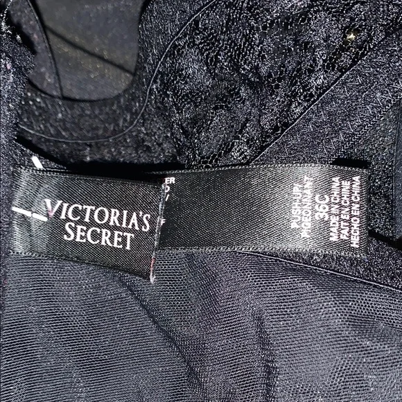 Victoria Secret Bra - Picture 2 of 3